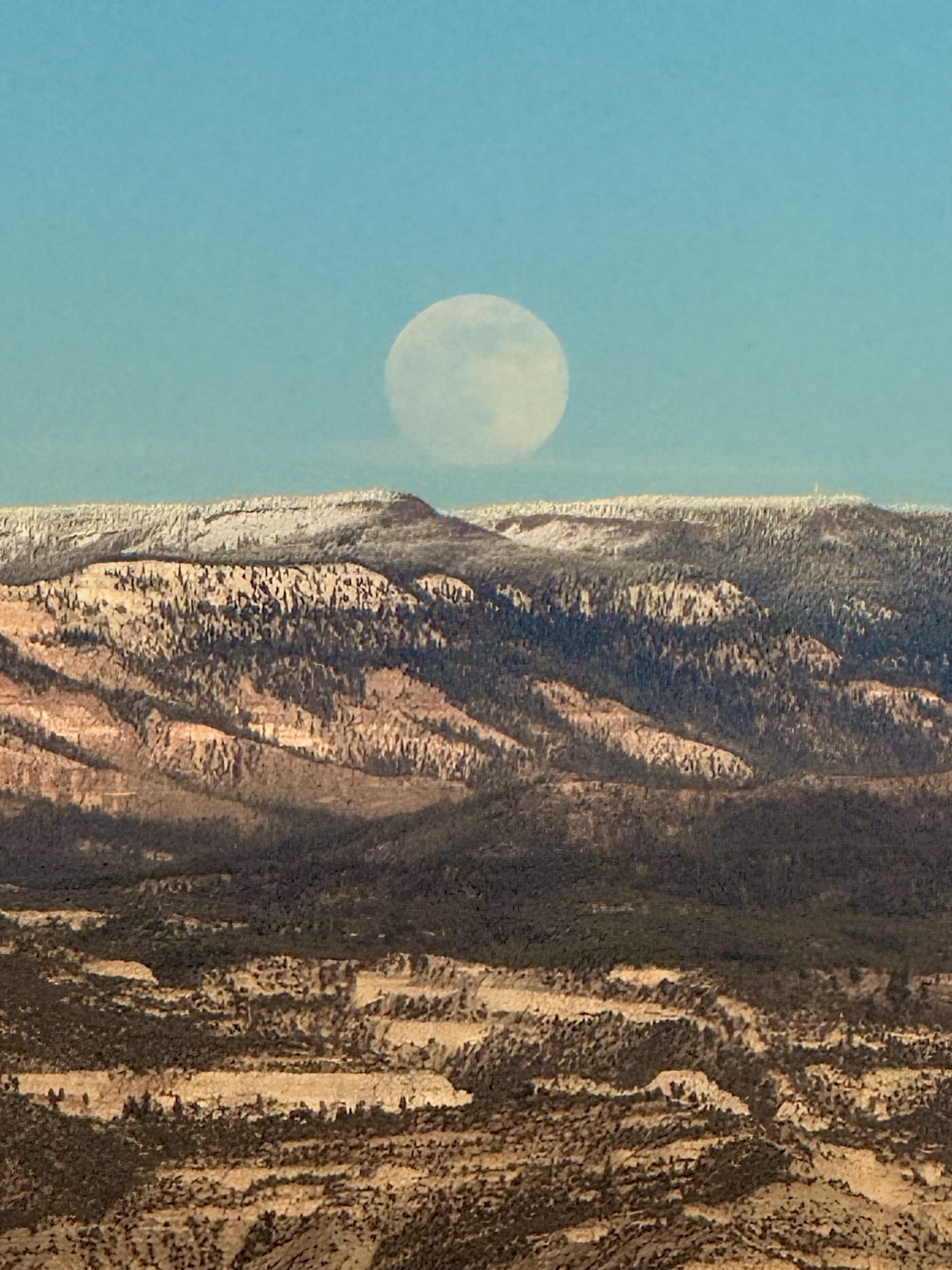 Super Full Moon Over Bryce Canyon National Park 🏞️