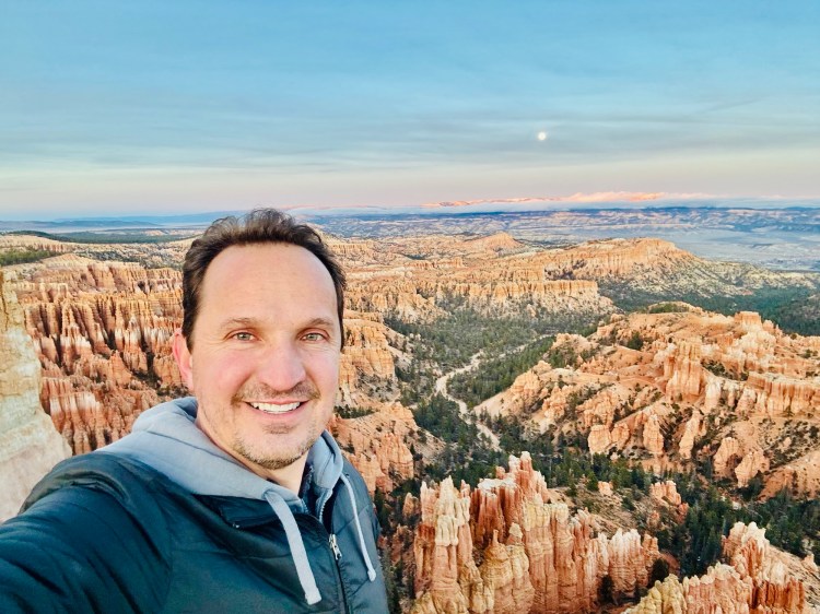Jared Harding Wilson Selfie with a Full Moon 🌕 and Hoodoos at Bryce Canyon